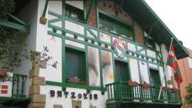 Fachada del batzoki de Las Arenas, en Getxo / Wikimedia Commons