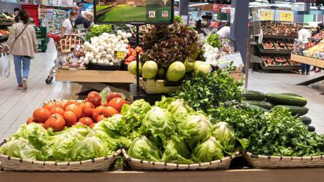 Varios productos de un supermercado Eroski como tomates, lechugas o pimientos / EP