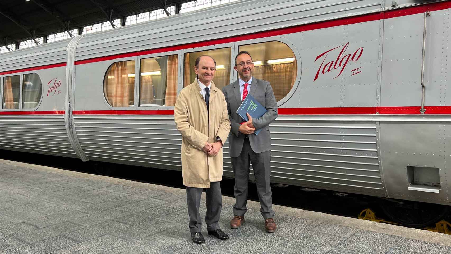 El presidente de Talgo, Carlos del Palacio, junto al director gerente de la Fundacin de los Ferrocarriles Espaoles, Jos Carlos Domnguez / Talgo