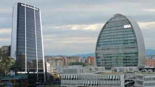 Sede en Barcelona, vicepresidencia y 11.500 'kilos' en acciones: así es la oferta de BBVA a Sabadell