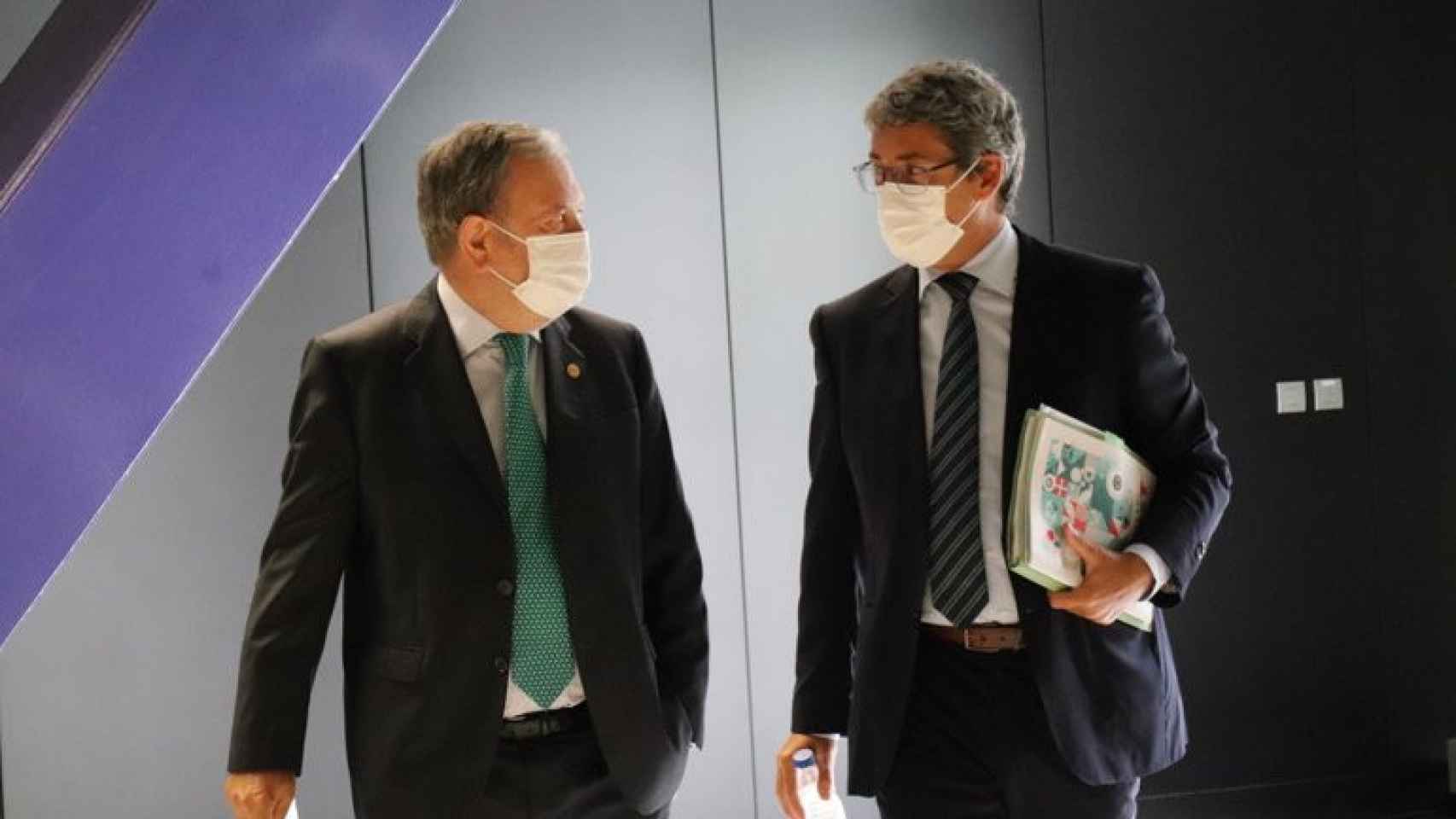 El consejero de Economa y Hacienda del Gobierno vasco, Pedro Azpiazu, y el viceconsejero de Economa y Fondos Europeos, Jordi Camps. / Irekia