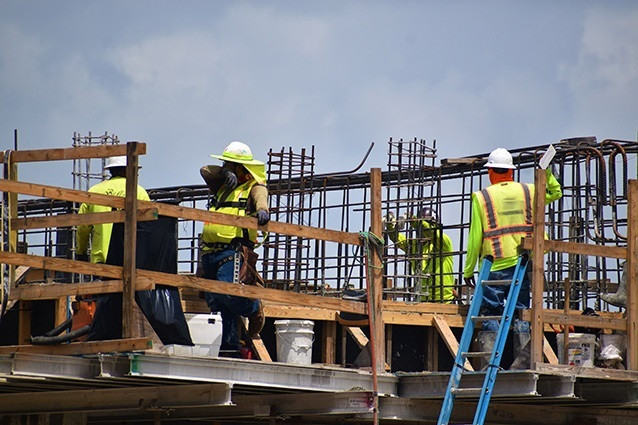 Trabajadores de la construcción. / EP