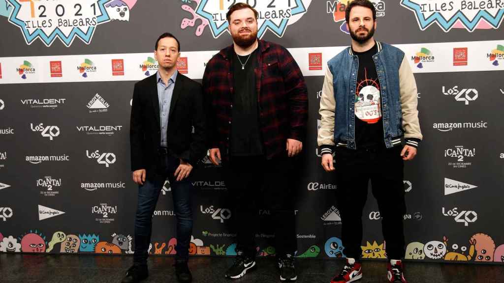 El 'influencer' Ibai Llanos (c) posa en el photocall de los 40 Music Awards 2021 en el Veldrom de Palma. / EUROPA PRESS