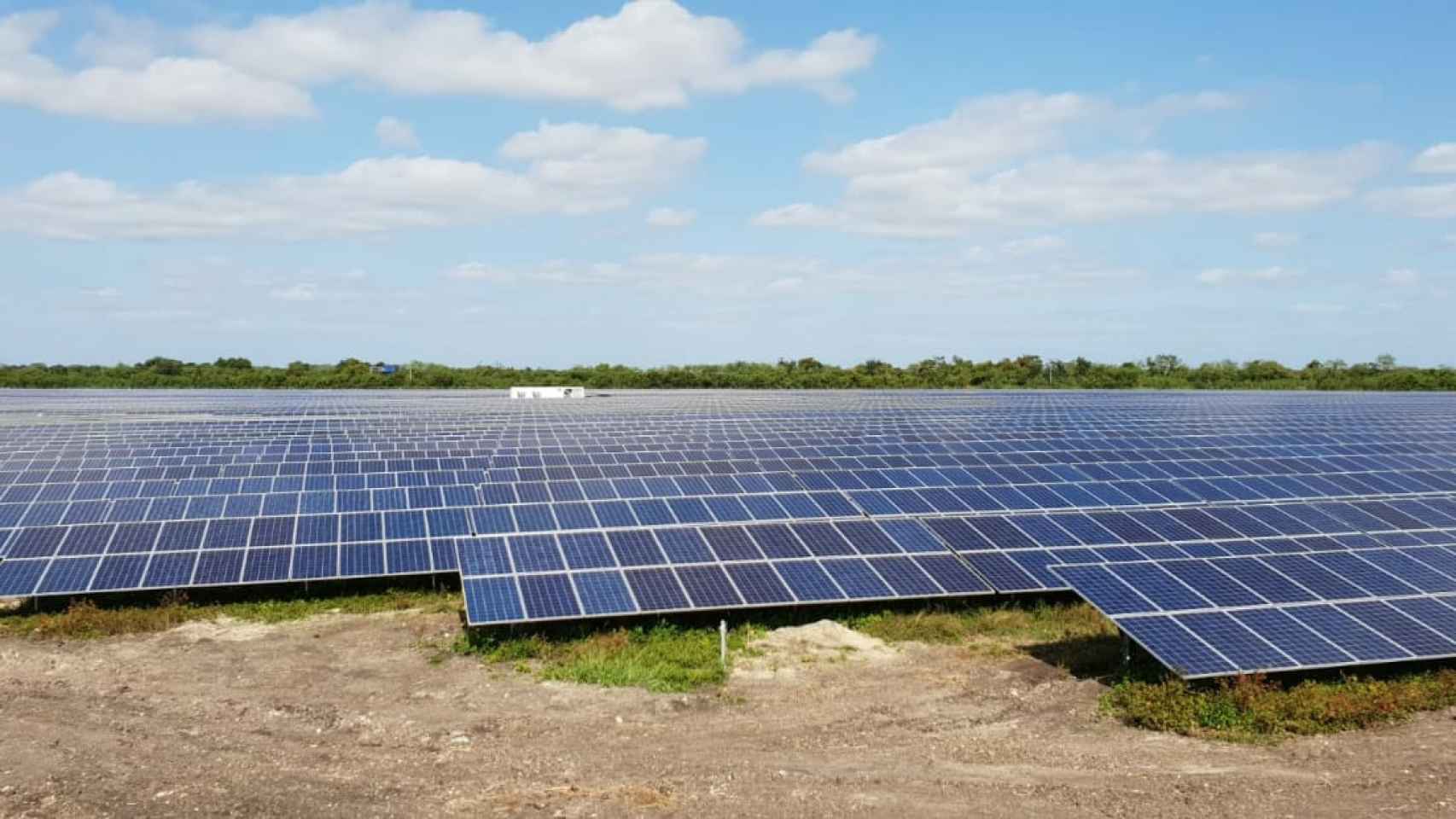 Una de las plantas solares de Global Energy Services. / GES