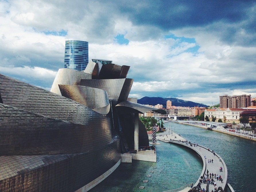 Vista del exterior del Museo Guggenheim / SnapwireSnaps EN PIXABAY