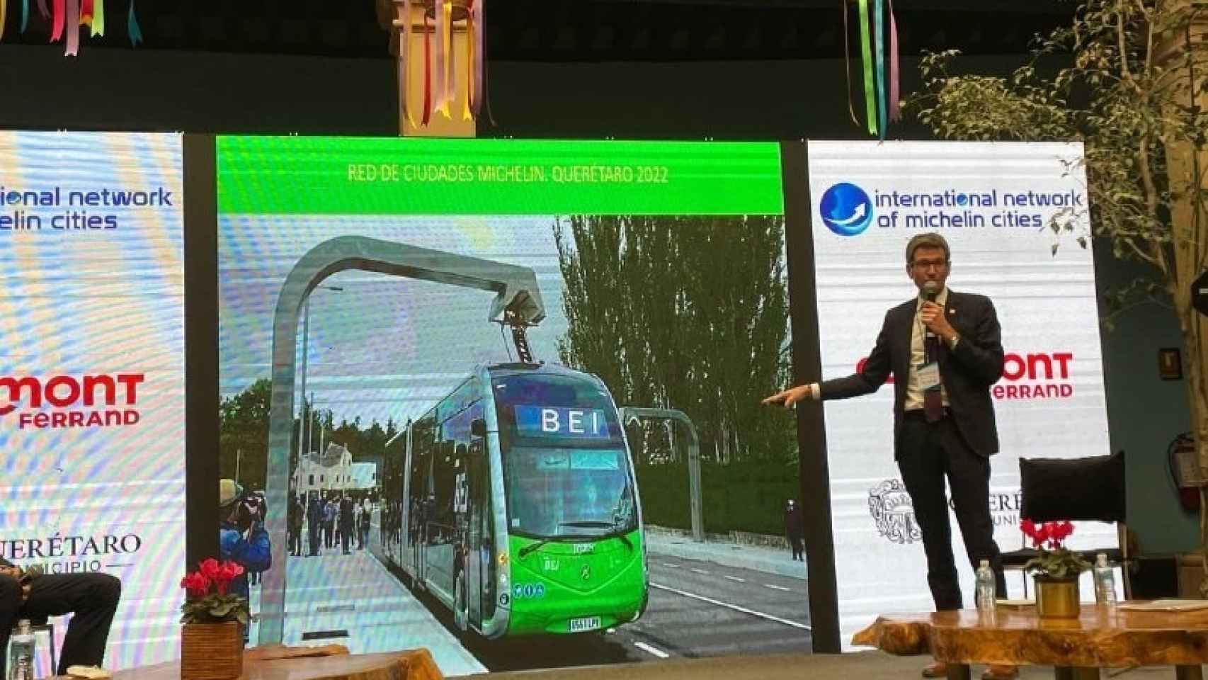 El alcalde de Vitoria, Gorka Urtaran, durante una presentacin del BEI en Mxico / Ayuntamiento de Vitoria