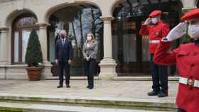 El Lehendakari, Iigo Urkullu y la vicepresidenta primera, Nadia Calvio, en el Palacio de Ajuria Enea, en Vitoria./EuropaPress