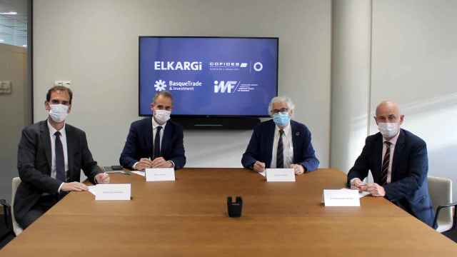 Acuerdo entre Elkargi, Gobierno vasco y Cofides para financiar empresas hacia el crecimiento exterior