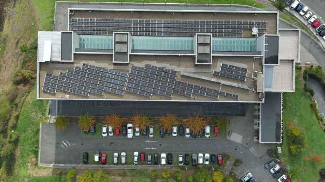 La Universidad de Mondragn instala 263 placas solares en el campus de Arrasate./EuropaPress