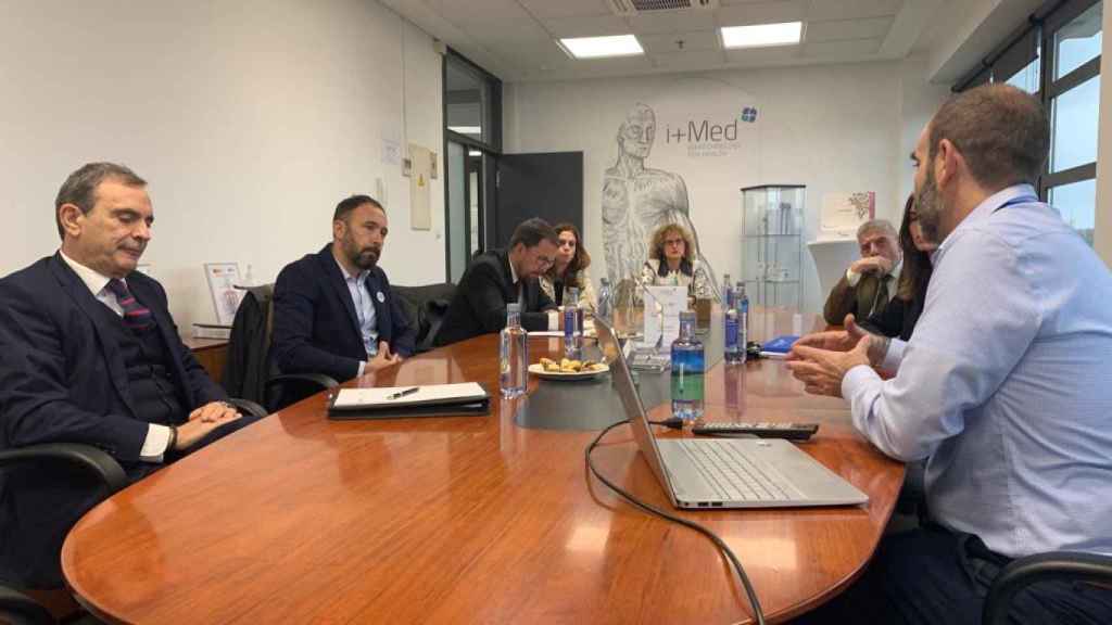 El secretario de Industria, Ral Blanco, durante su visita a las instalaciones de i+Med / Delegacin del Gobierno