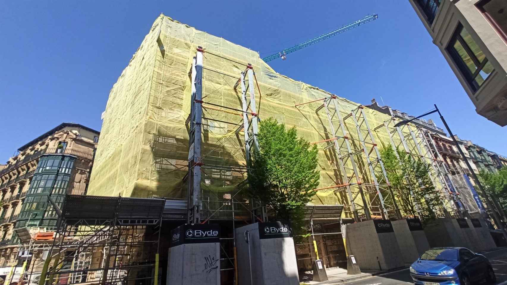 El edificio Bellas Artes actualmente en obras para convertirse en futuro hotel. / EP