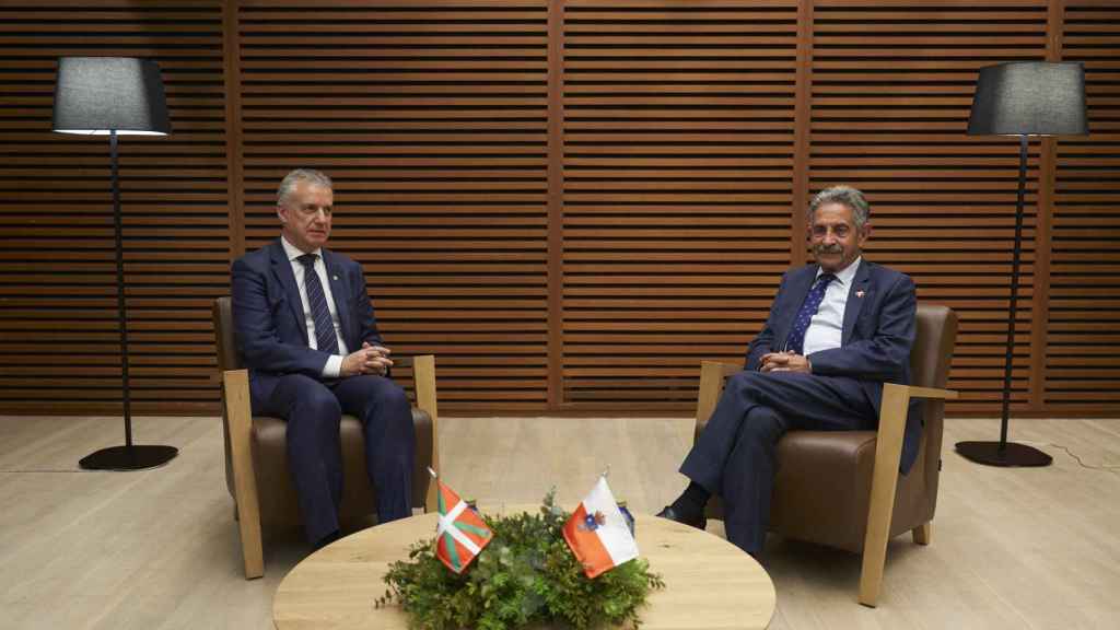 El lehendakari Iigo Urkullu con Miguel ngel Revilla en el marco del ltimo encuentro del Arco Atlntico / Irekia