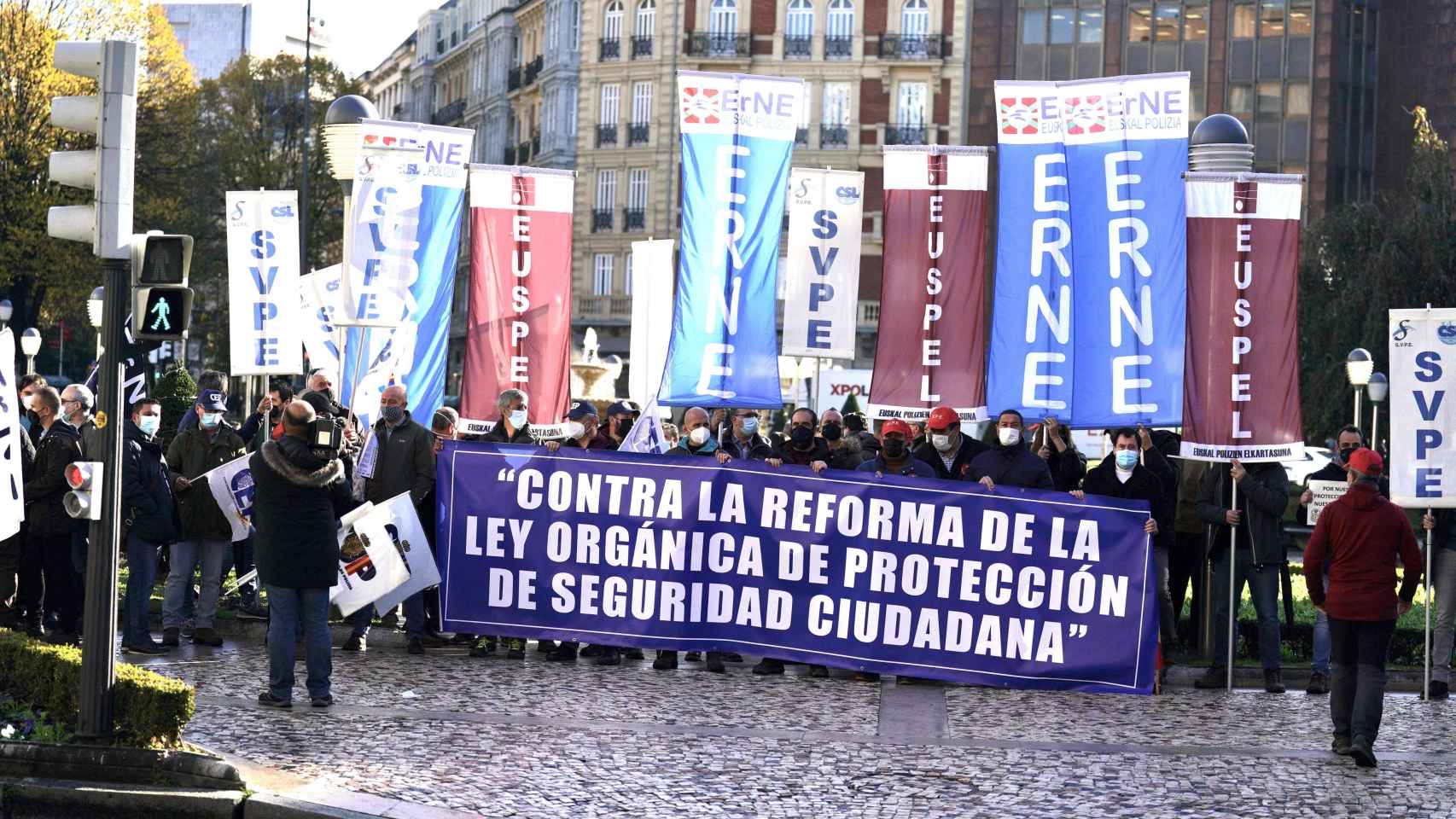 ErNe vuelve a ser el sindicato predominante en la Ertzaintza, aunque Esan recorta distancias / EP