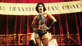 El actor Tim Curry como el doctor Frank-N-Furter en una escena de pelcula musical de 1975 The Rocky Horror Picture Show. / 20th Century Fox