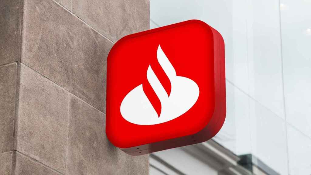 Logo del Banco Santander, que ofrece soluciones digitales a las personas mayores / EP