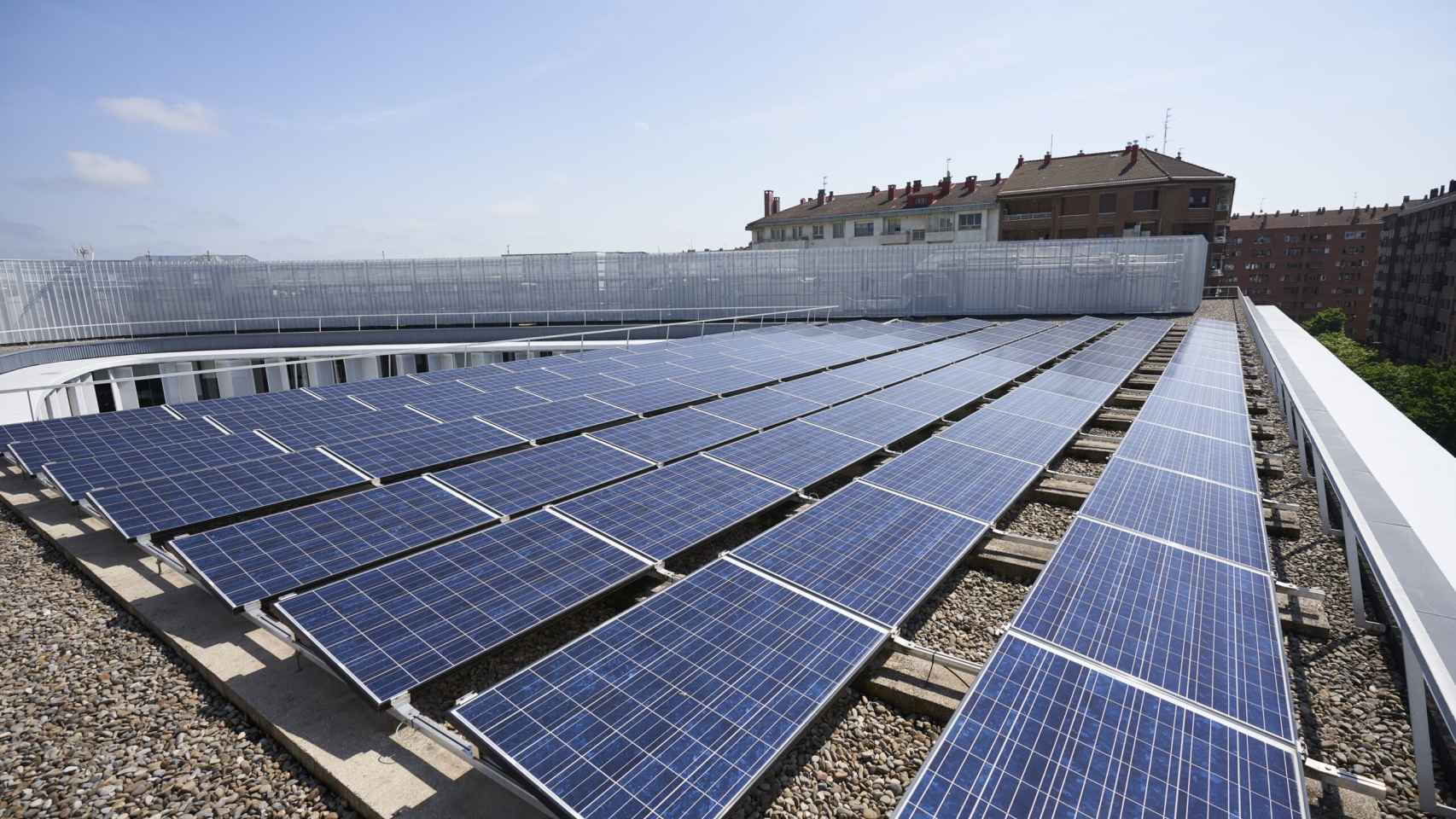 Instalacin fotovoltaica de una comunidad energtica local en Vitoria / EP