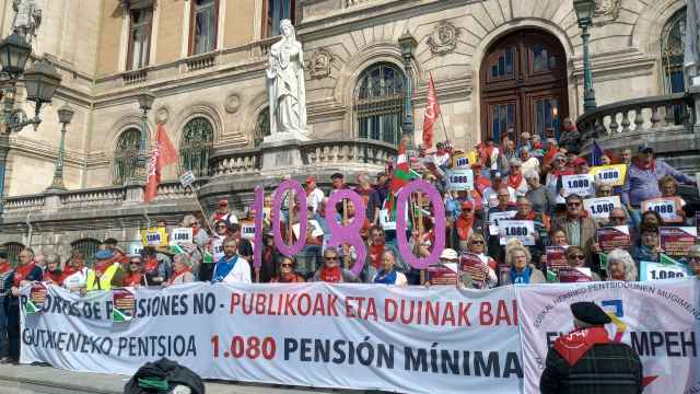 Concentración de pensionistas en Ayuntamiento de Bilbao / EUROPA PRESS
