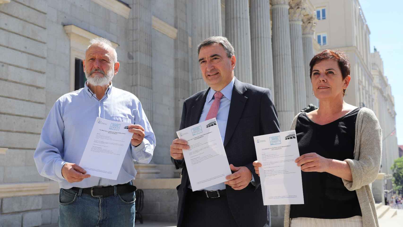 Txema Guijarro García (Podemos); Aitor Esteban (PNV) y Mertxe Aizpurua (EH-Bildu) / Cedida