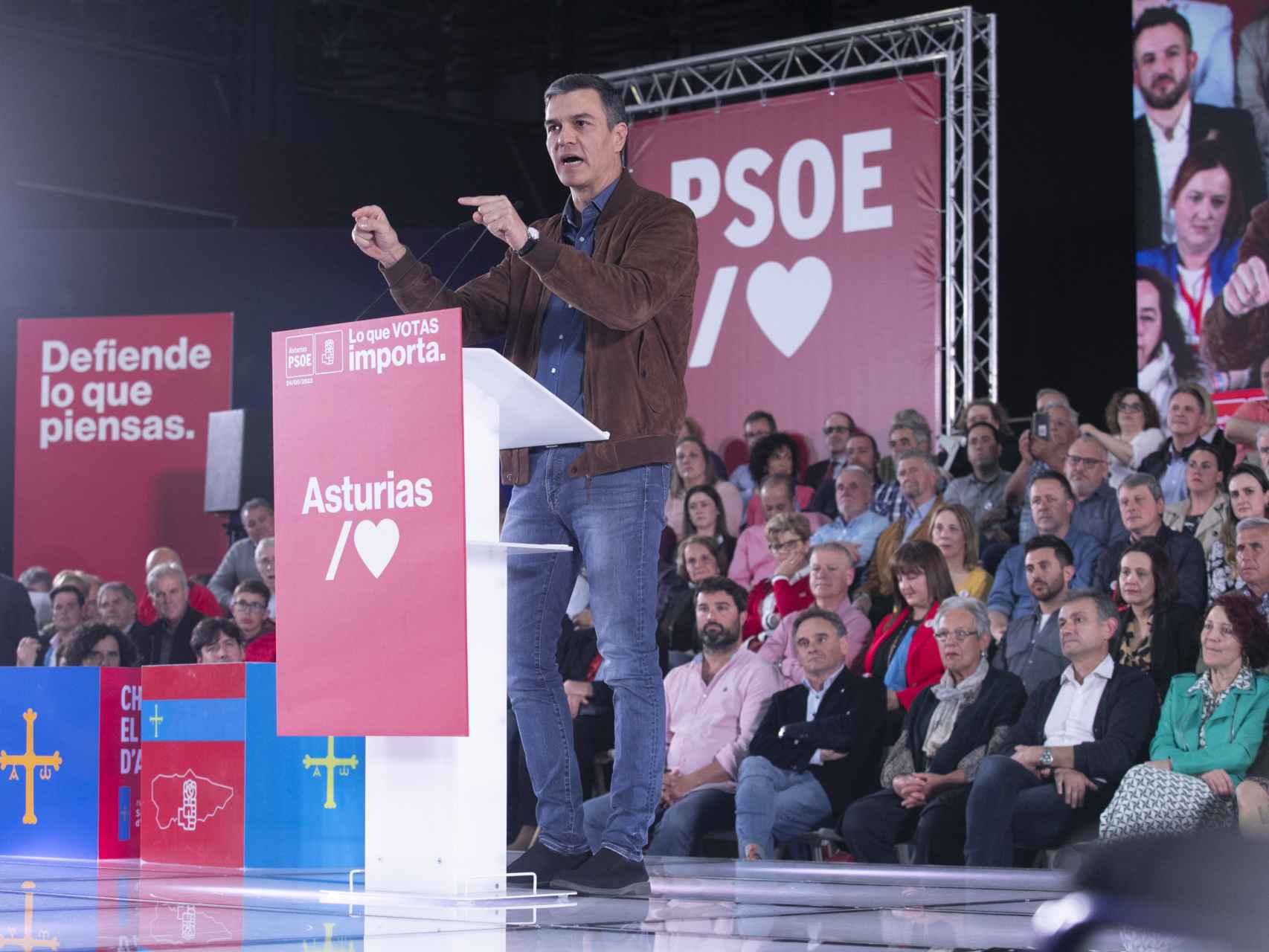 El presidente Pedro Sánchez en un acto de campaña en Gijón /  JORGE PETEIRO - EP