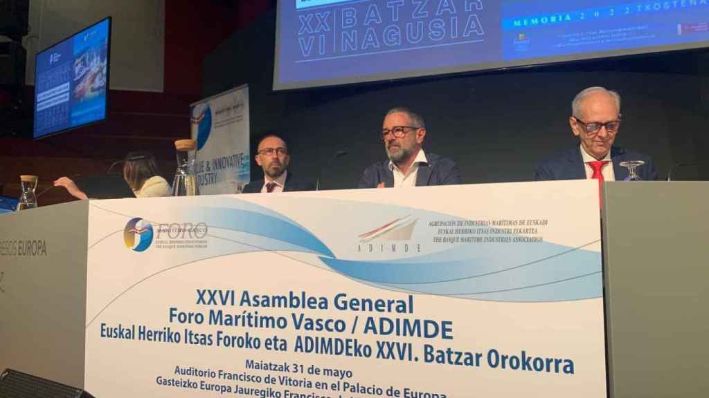 Presentación del Foro Marítimo Vasco junto al delegado del Gobierno, Denis Itxaso
