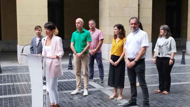 Maddalen Iriarte en su intervención frente al Palacio foral de San Sebastian / Europa Press