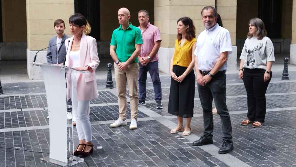 Maddalen Iriarte en su intervención frente al Palacio foral de San Sebastian / Europa Press