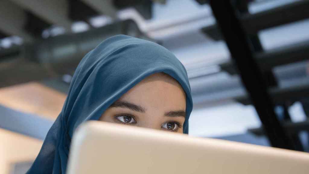 Las mujeres con velo suele tener problemas para acceder a una vivienda / GETTY IMAGES