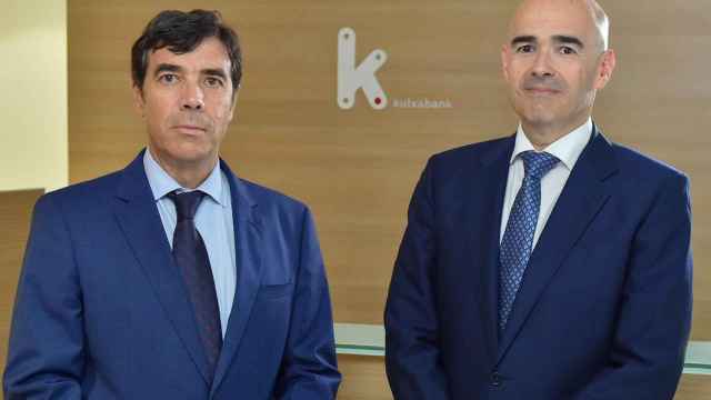 El presidente de Kutxabank, Anton Arriola, y el CEO, Eduardo Ruiz de Gordejuela