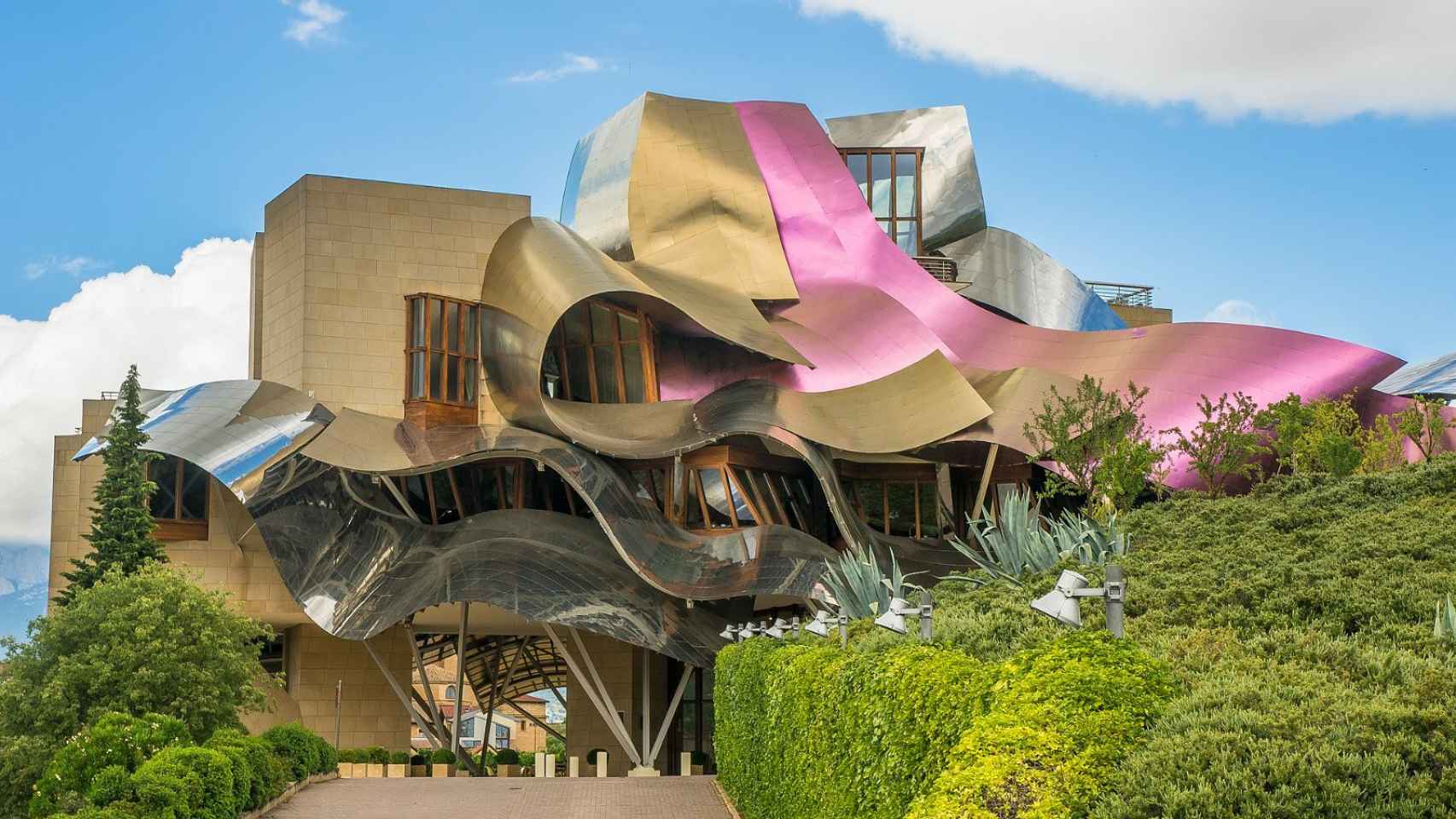 Esta bodega vasca es considerada la mejor de Europa (y la segunda del mundo)/Marqués de Riscal