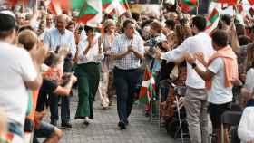 Aitor Esteban y otros candidatos del PNV del 23-J durante el cierre de campaña / H.Bilbao - Europa Press