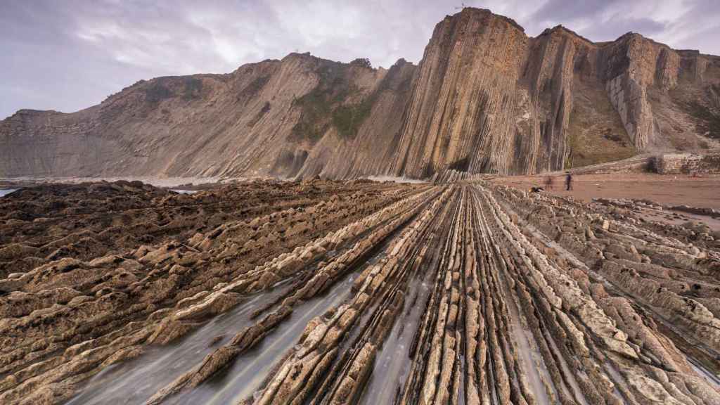 La playa de Itzurun (Zumaia), se convirtió en la costa de Rocadragón para la serie Juego de Tronos / GETTY IMAGES