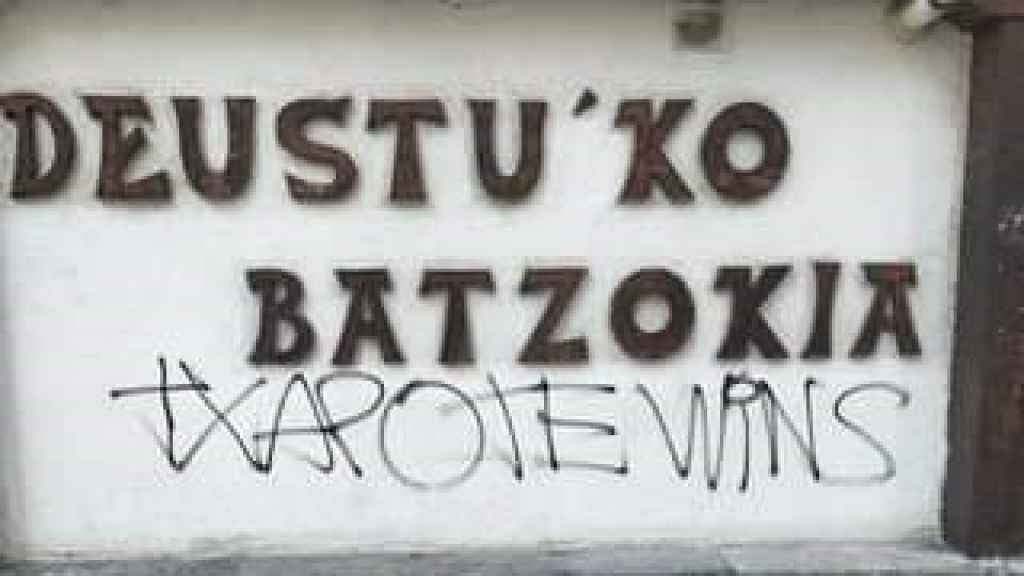 Atacan otro batzoki con pintadas de Txapote gana contra el PNV