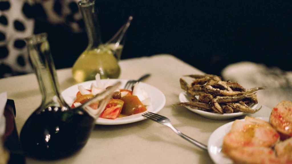 Un porrón con comida.