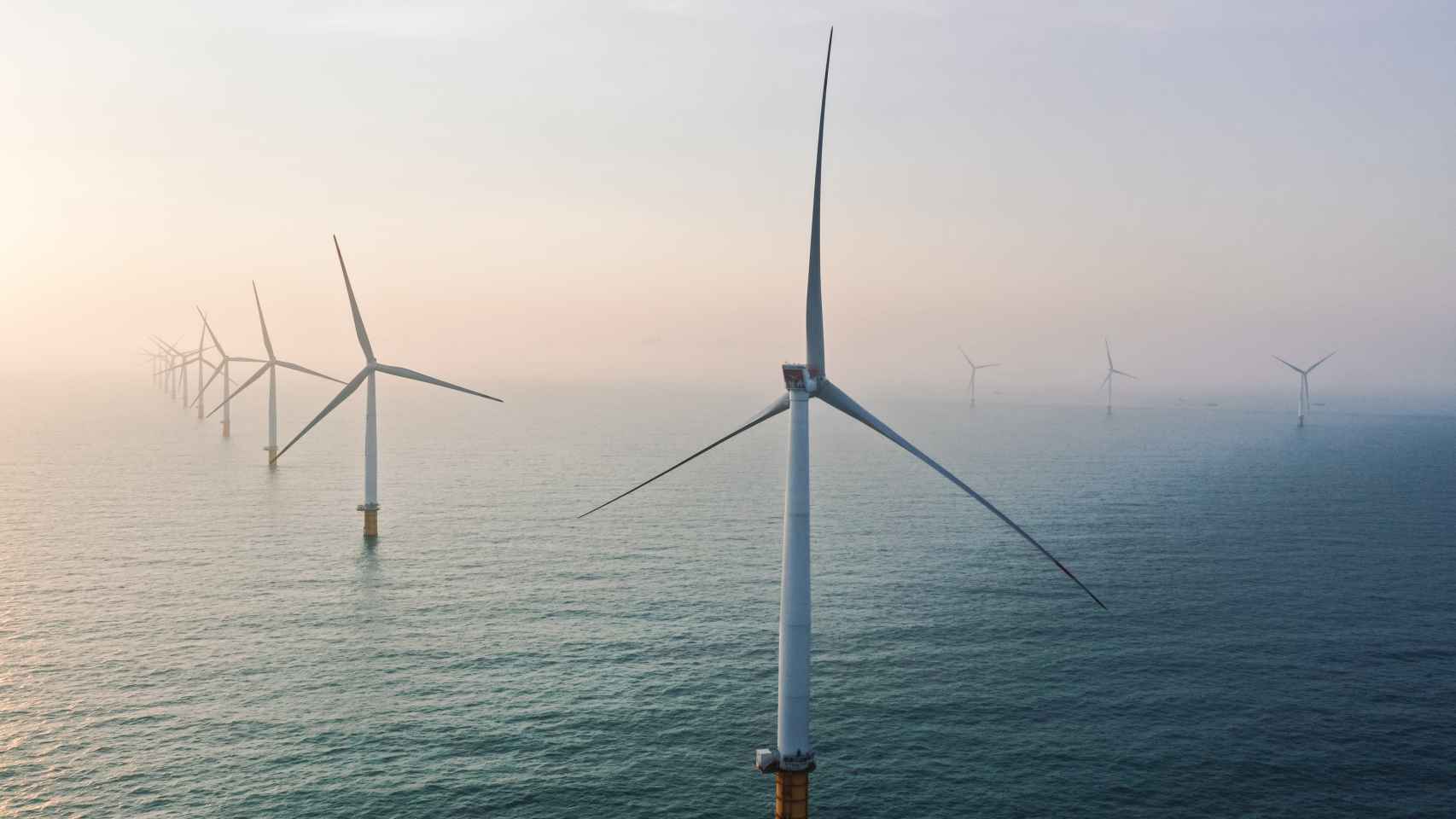 Aerogeneradores en el mar / GETTY IMAGES