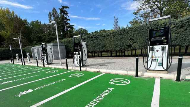 Estación de recarga de vehículos eléctricos en Vitoria / IBERDROLA
