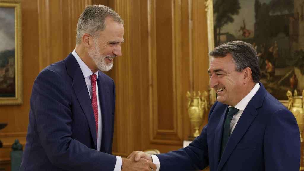 El portavoz del PNV en el Congreso de los Diputados, Aitor Esteban, en su encuentro con el rey Felipe VI durante la ronda de consultas / Sebastián Mariscal Martínez POOL - EFE