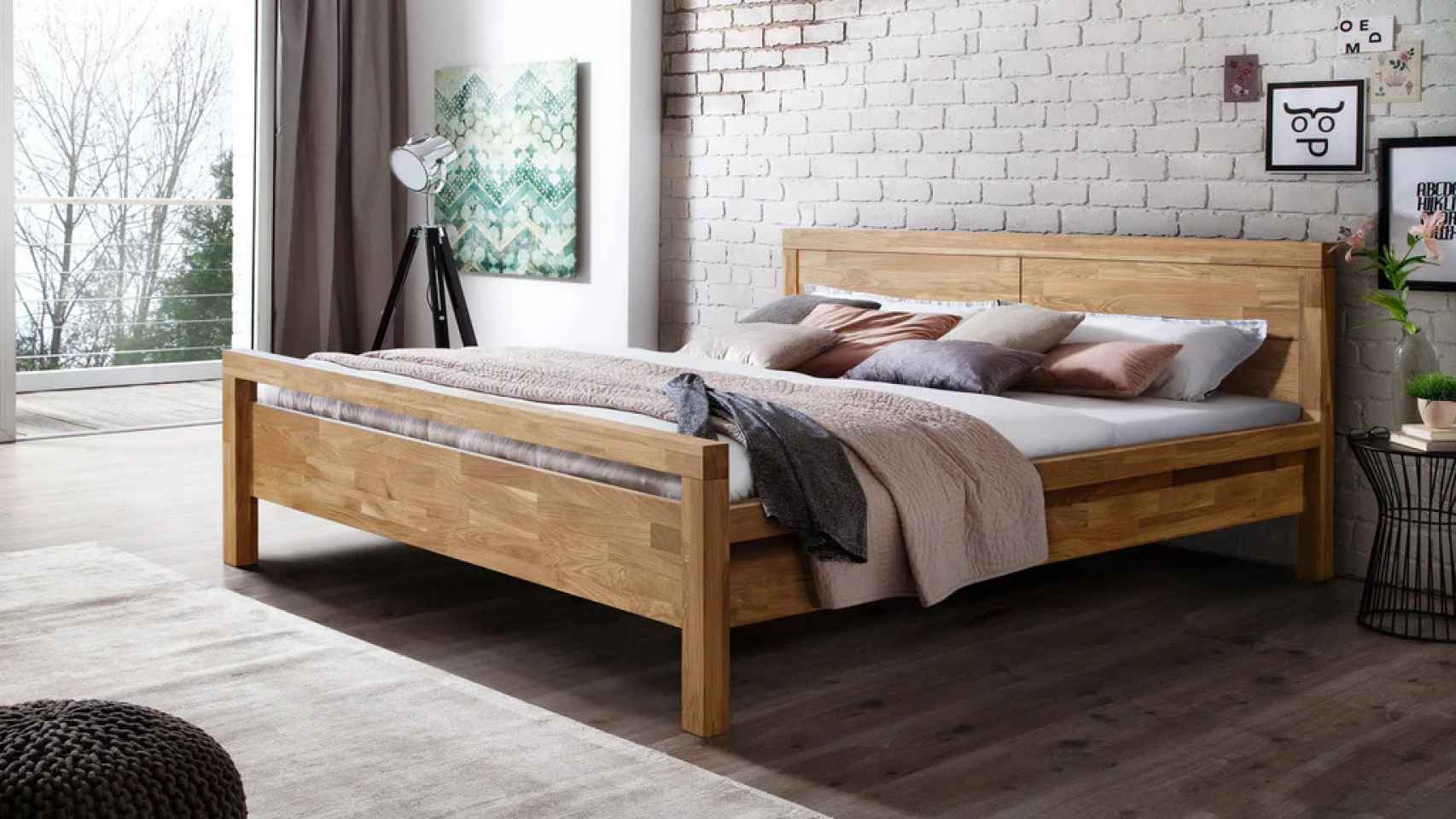 Cama de madera.