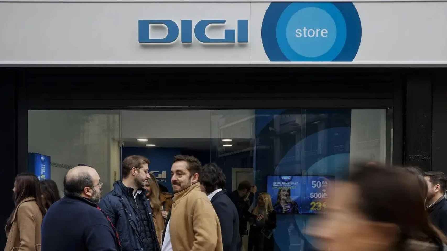 Apertura de la primera tienda de Digi en España.