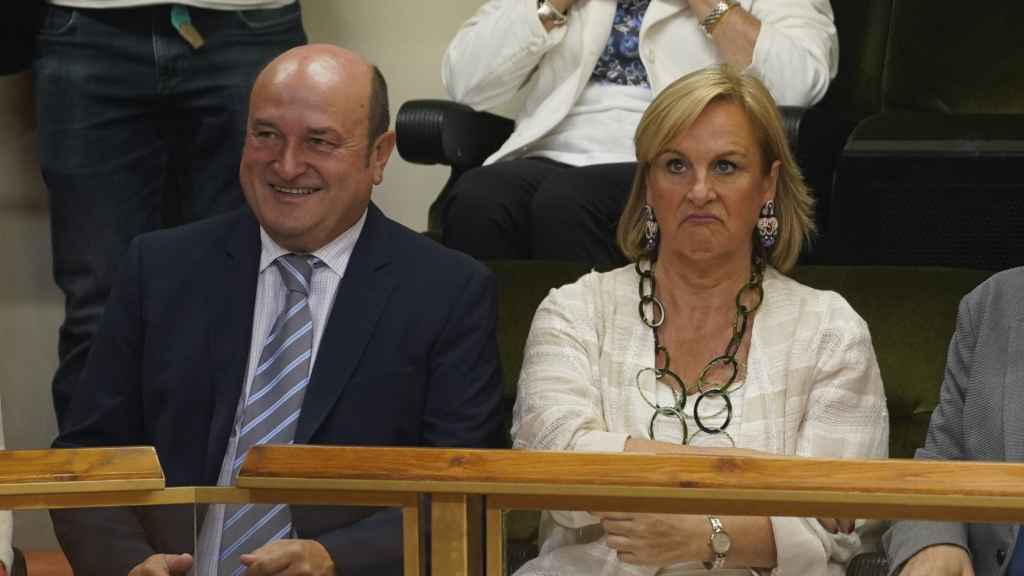 Maddalen Iriarte (EH-Bildu), Andoni Ortuzar (PNV), Itxaso Atutxa (PNV) y Arnaldo Otegi (EH-Bildu) durante el pleno de política general del Parlamento vasco / Legebiltzarra