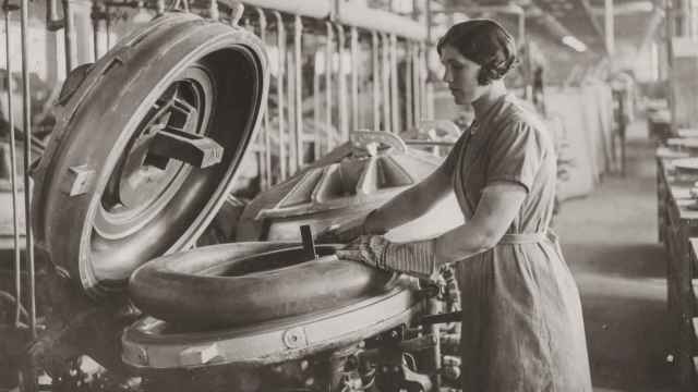 Firestone, filial estratégica de Bridgestone, celebra 90 años fabricando neumáticos desde Basauri para toda Europa