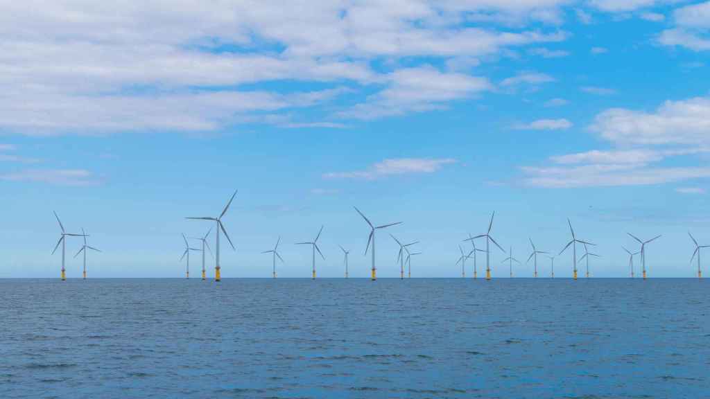 El mantenimiento de las palas de los aerogeneradores marinos es fundamental.