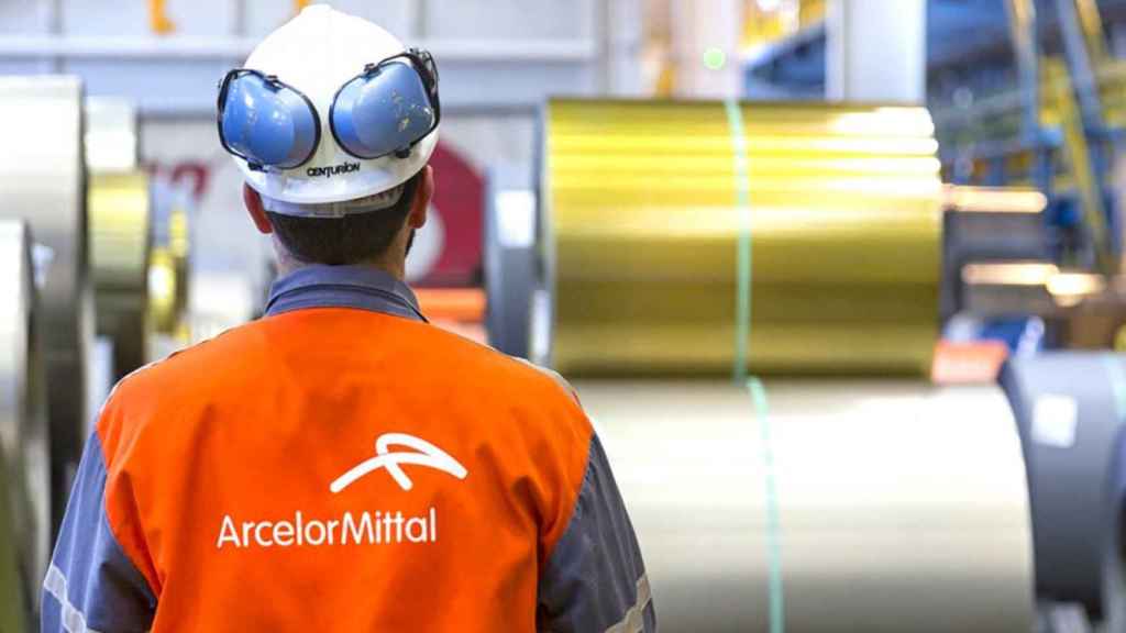 Un trabajador de ArcelorMittal