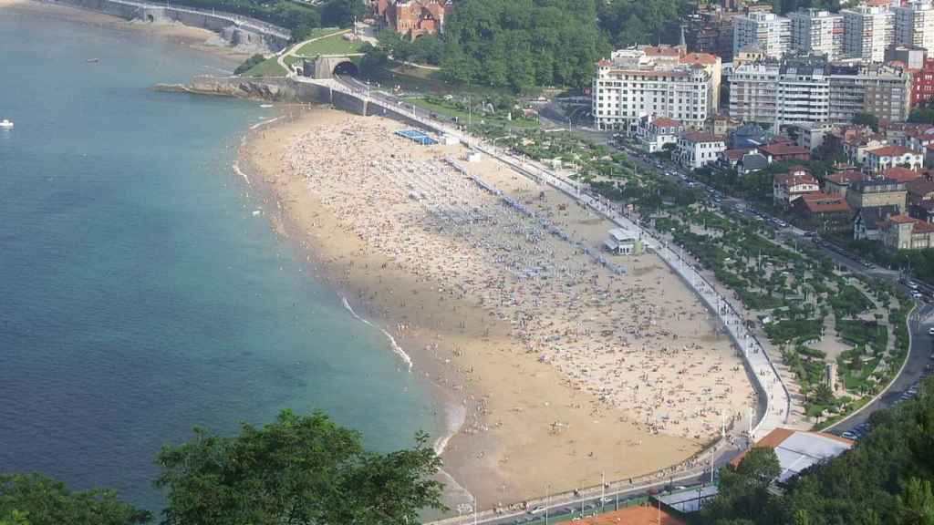 Hallan el cadáver de un joven australiano de 22 años en la playa de Ondarreta de Donostia