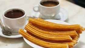 Chocolate con churros de la Chocolatería San Ginés, en Madrid.