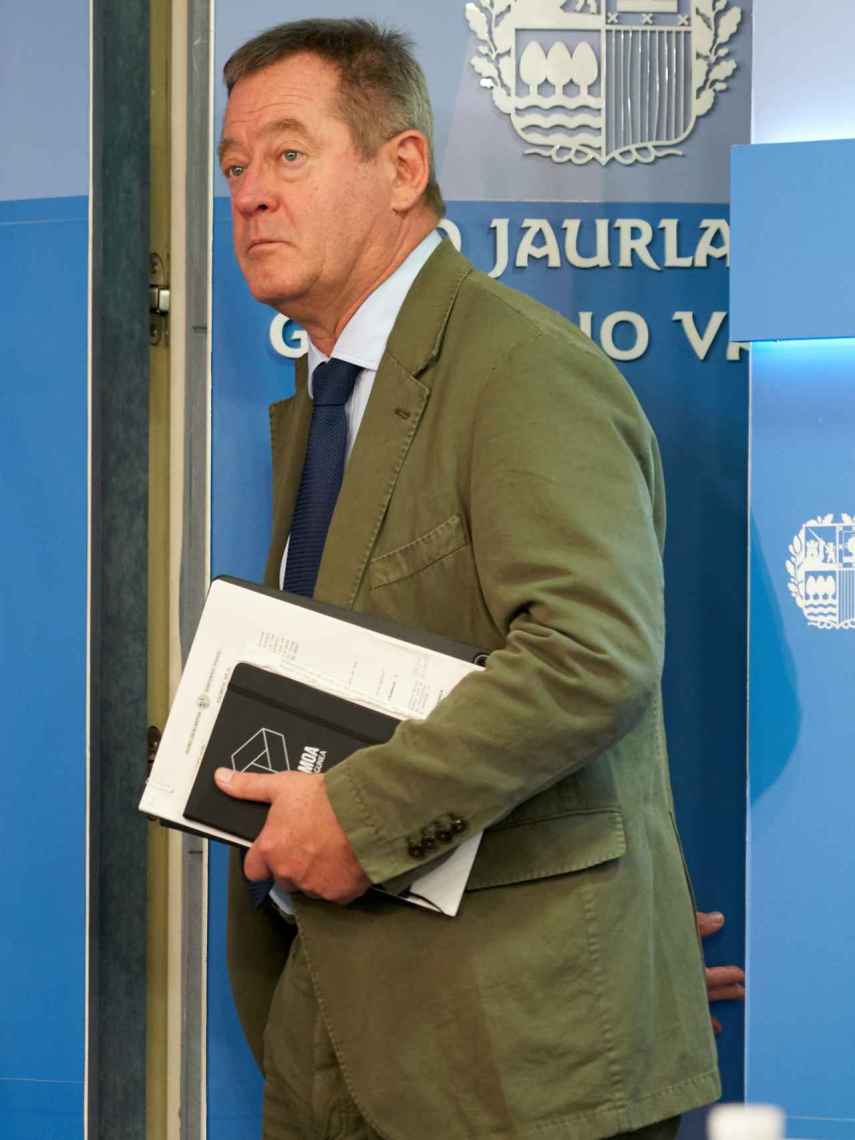 El portavoz del Gobierno, Bingen Zupiria, en la rueda de prensa donde ha abordado la situación de Siemens-Gamesa / L.Rico -EFE