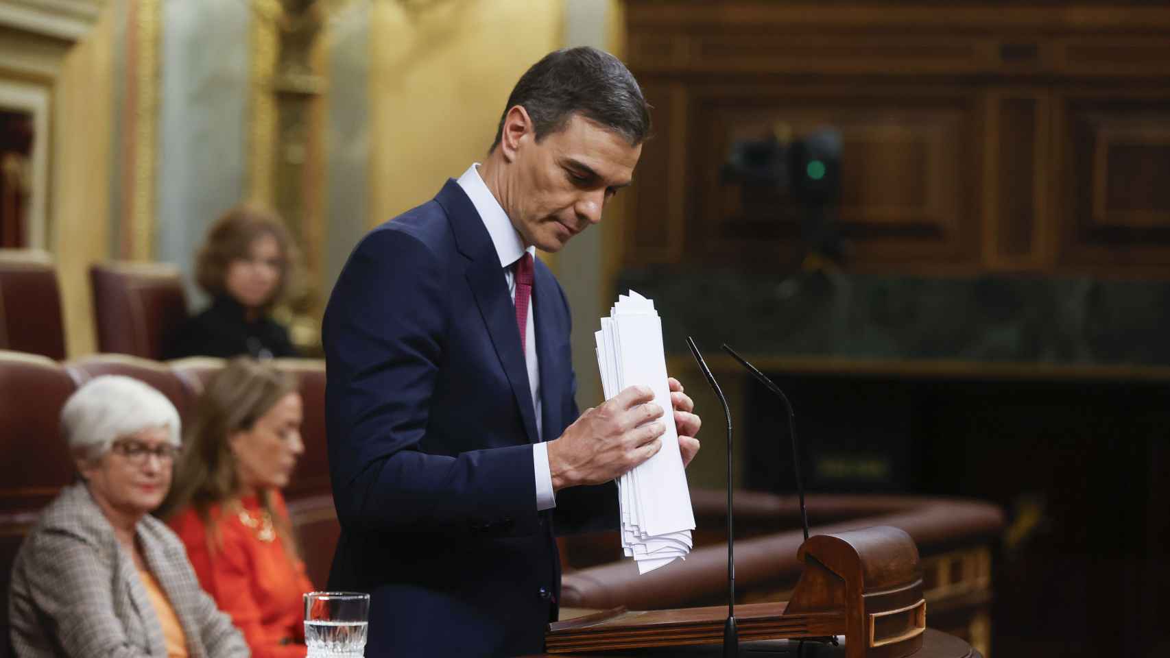 El presidente del Gobierno en funciones, Pedro Sánchez, pronuncia su discurso de investidura / Juan Carlos Hidalgo - EFE