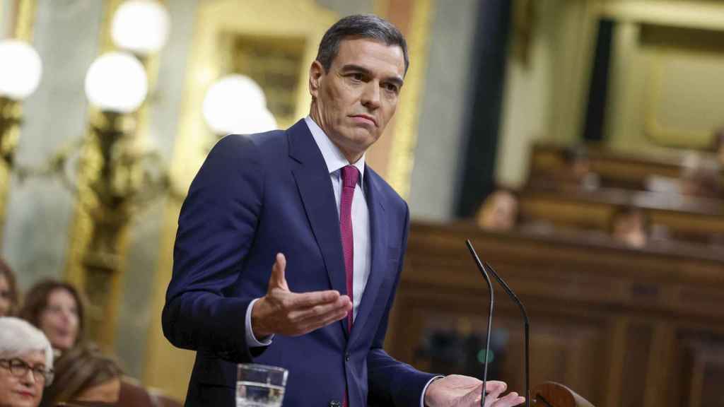 El secretario general del PSOE y presidente del Gobierno en funciones, Pedro Sánchez, interviene durante el primer día del debate de investidura / Daniel González - EFE