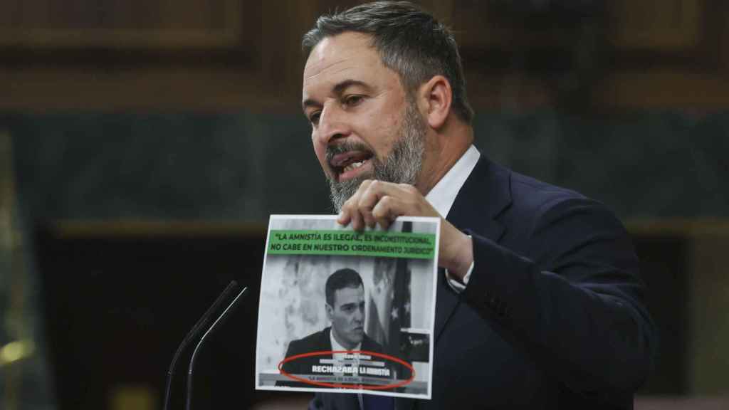 El líder de Vox, Santiago Abascal, durante el primer día del debate de investidura del presidente del Gobierno, Pedro Sánchez/ Kiko Huesca - EFE