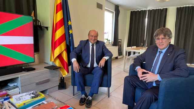 El presidente del EBB del PNV, Andoni Ortuzar y el expresident de la Generalitat, Carles Puigdemont