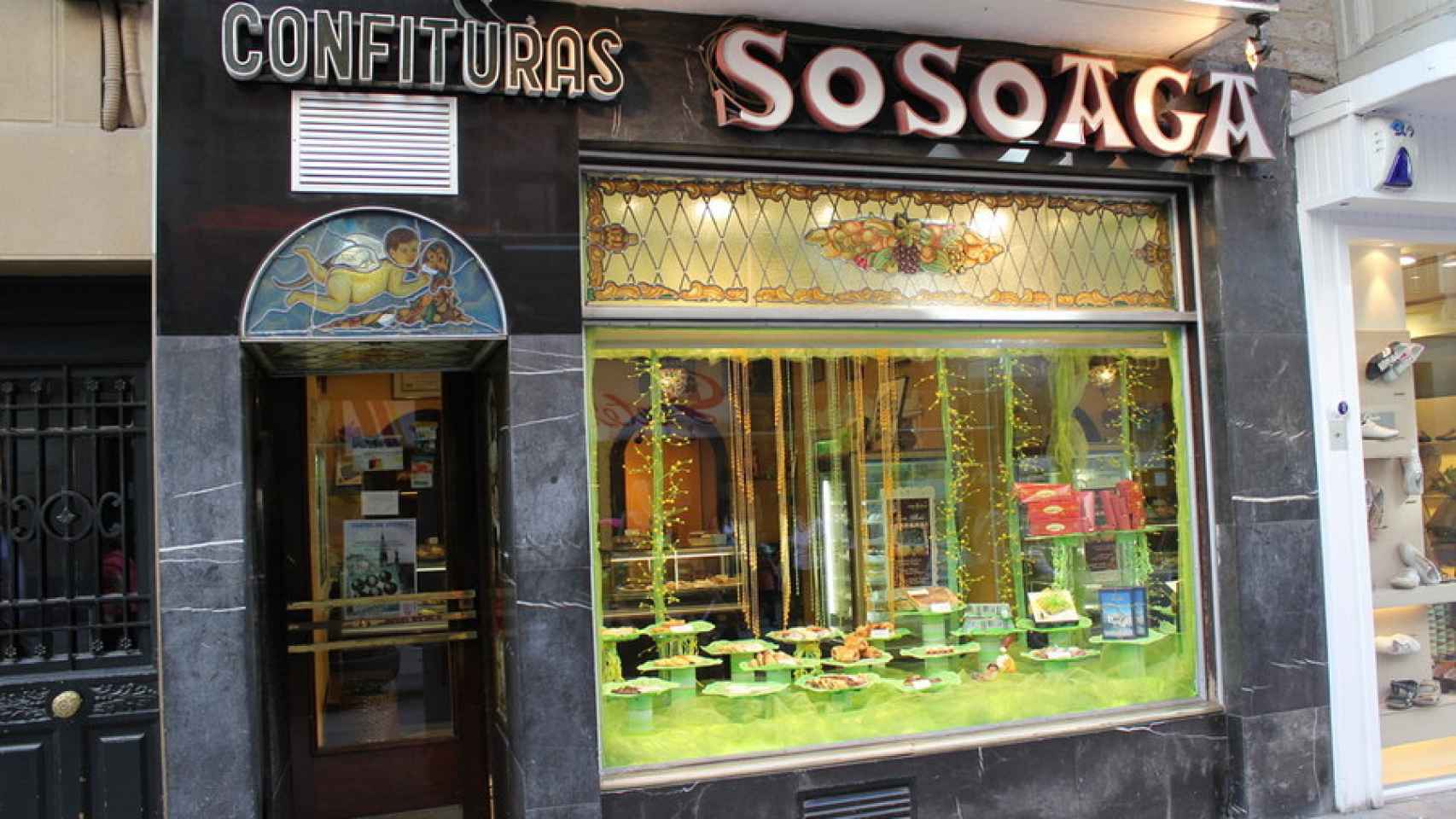 Confitería López de Sosoaga en la calle Diputación